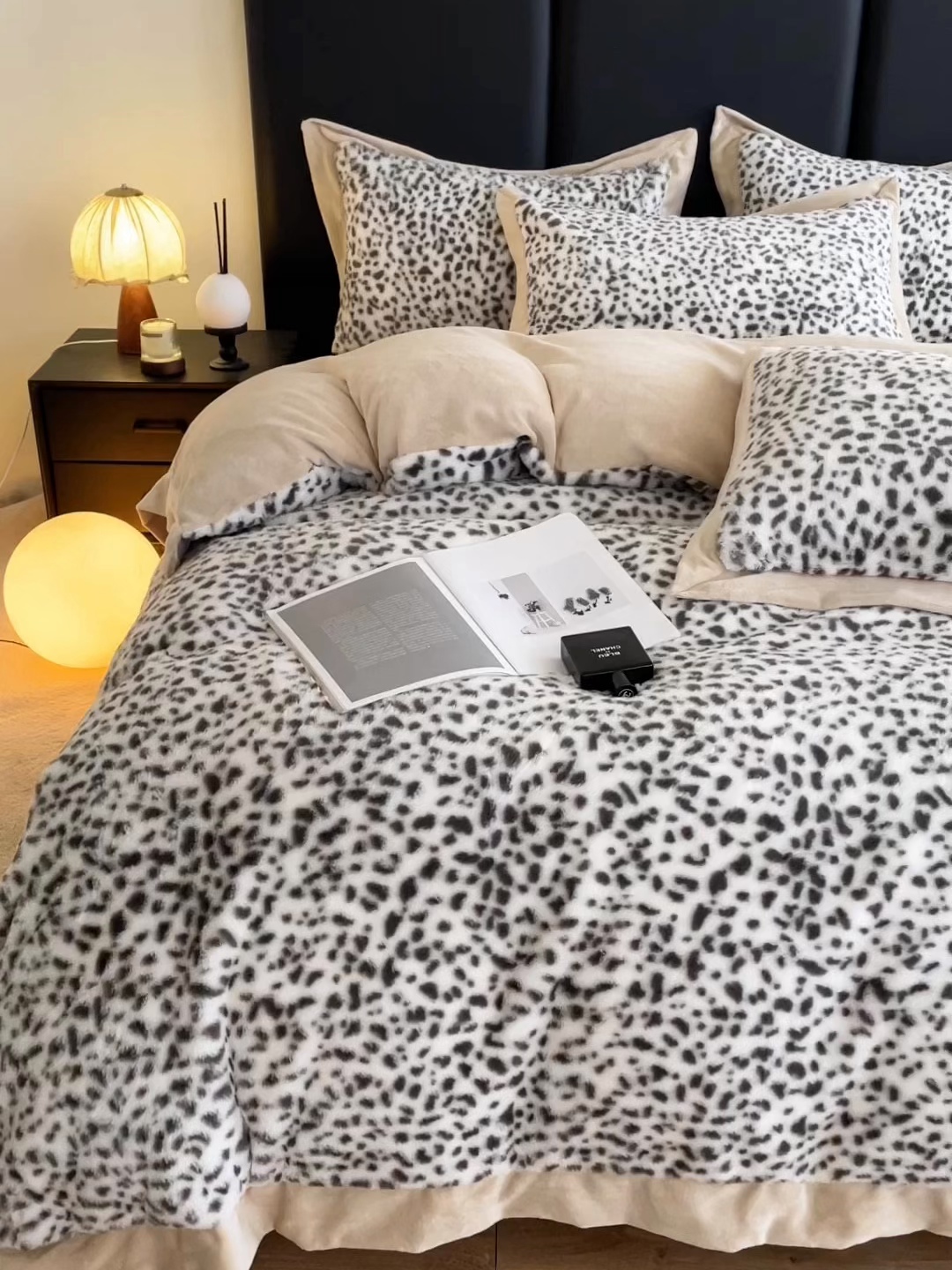 91家纺网 家纺一手货源 找家纺 库里梦家纺 2025新款网红直播爆款獭兔毛豹纹-A版兔毛绒B版牛奶绒四件套-豹纹 豹纹-米色