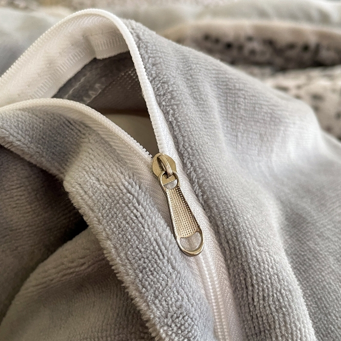 91家纺网 家纺一手货源 找家纺 库里梦家纺 2025新款网红直播爆款獭兔毛豹纹-A版兔毛绒B版牛奶绒四件套-豹纹 豹纹-灰