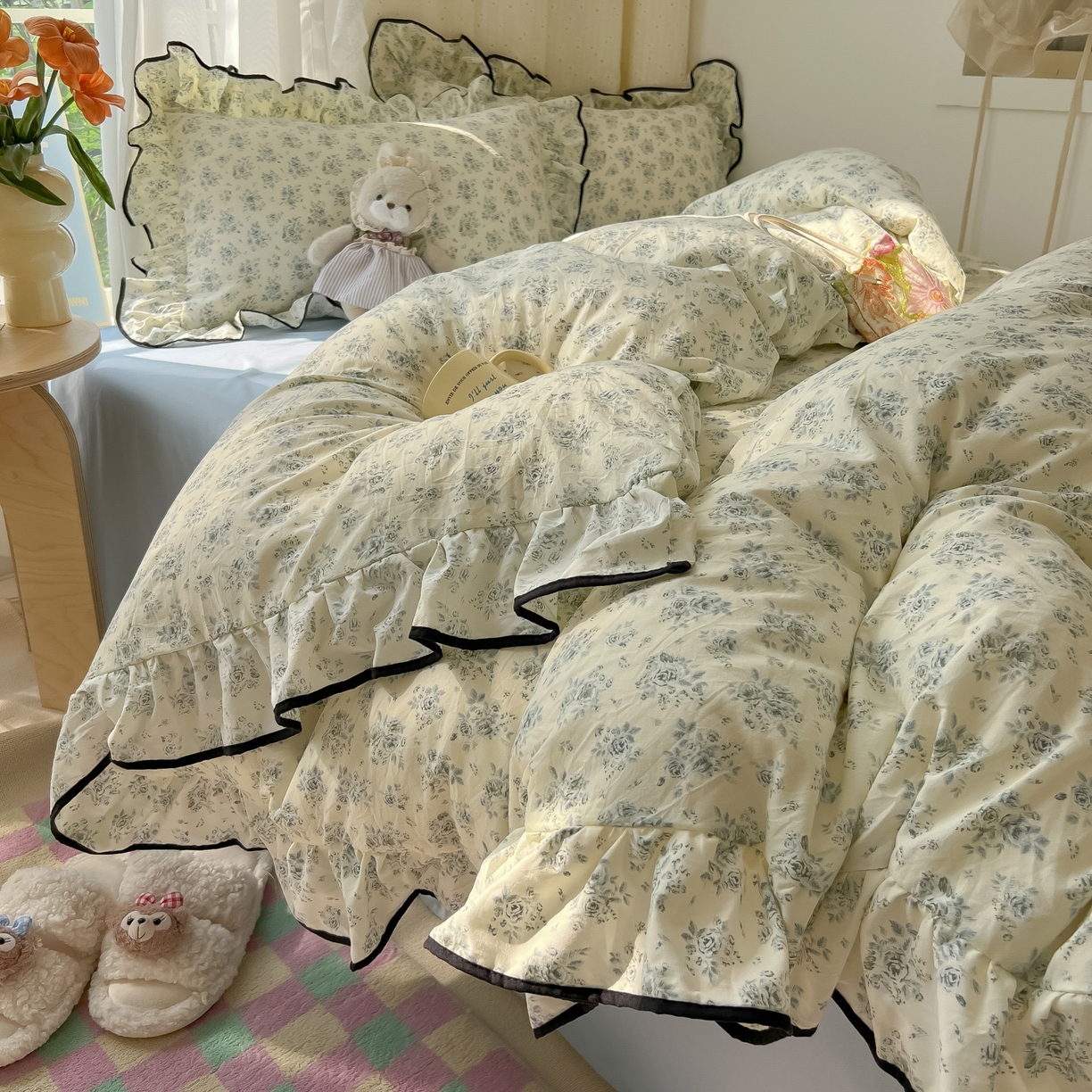 91家纺网 家纺一手货源 找家纺 韩巢家纺 2025新款水洗棉大花边被套四件套直播热销款学生宿舍被罩床单三件套（提供卖家秀） 春日与玫瑰【大花边款】