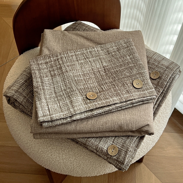 91家纺网 家纺一手货源 找家纺 仟网汇  2025新款亚麻纽扣款四件套 流光咖