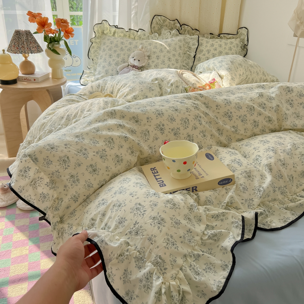 91家纺网 家纺一手货源 找家纺 韩巢家纺 2025新款水洗棉大花边被套四件套直播热销款学生宿舍被罩床单三件套（提供卖家秀） 春日与玫瑰【大花边款】