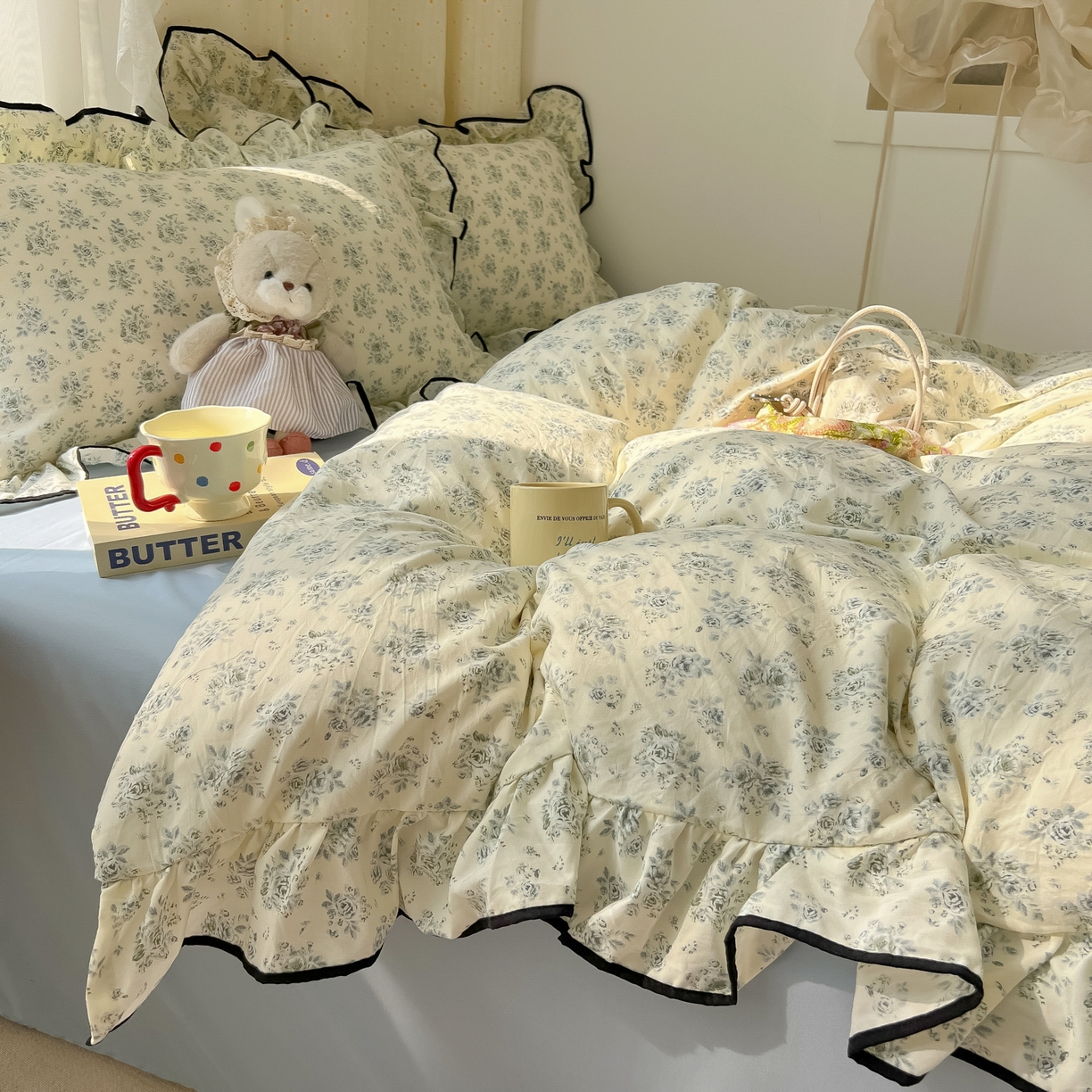 91家纺网 家纺一手货源 找家纺 韩巢家纺 2025新款水洗棉大花边被套四件套直播热销款学生宿舍被罩床单三件套（提供卖家秀） 春日与玫瑰【大花边款】