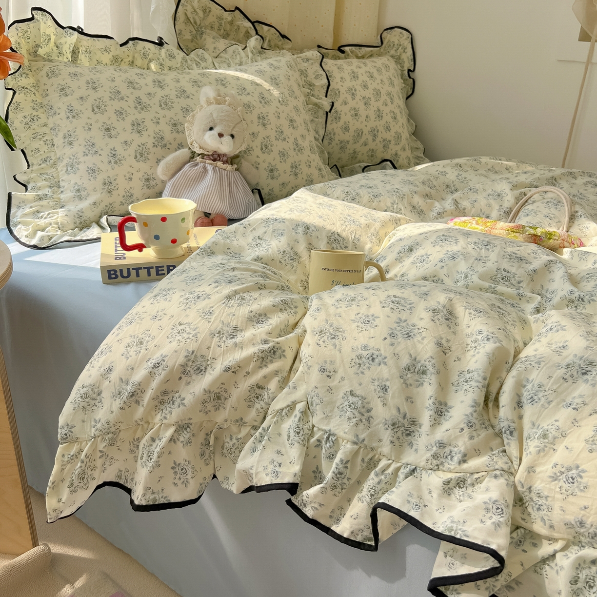 91家纺网 家纺一手货源 找家纺 韩巢家纺 2025新款水洗棉大花边被套四件套直播热销款学生宿舍被罩床单三件套（提供卖家秀） 春日与玫瑰【大花边款】