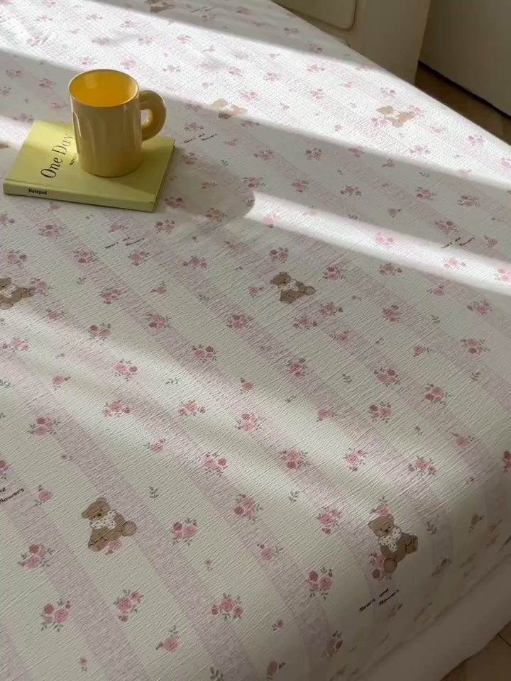 91家纺网 家纺一手货源 找家纺 沐芷 2025 沐芷A类双层纱床笠单件/床笠三件套  床笠款床罩床垫保护套罩 玫瑰熊