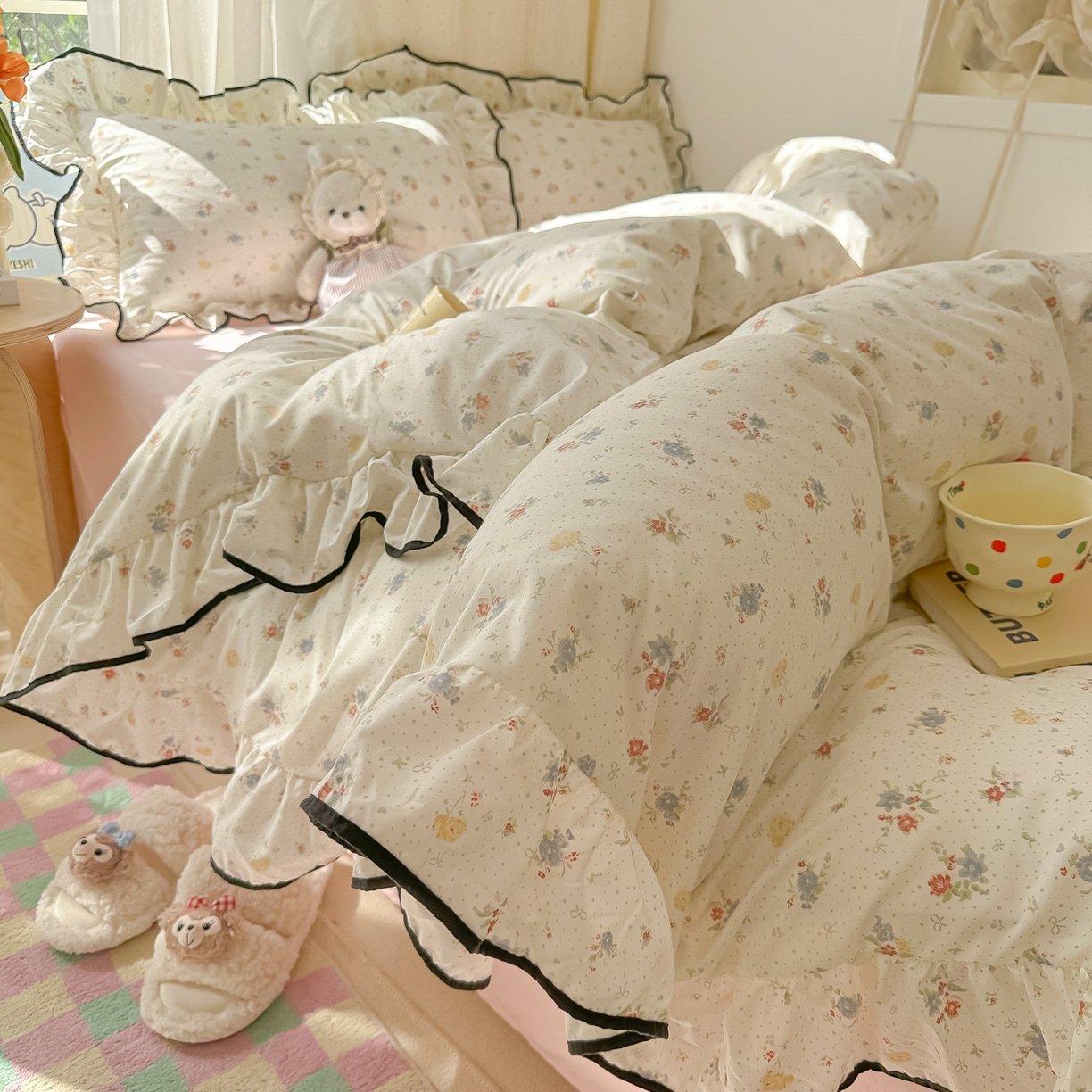 91家纺网 家纺一手货源 找家纺 韩巢家纺 2025新款水洗棉大花边被套四件套直播热销款学生宿舍被罩床单三件套（提供卖家秀） 繁花似梦【大花边款】