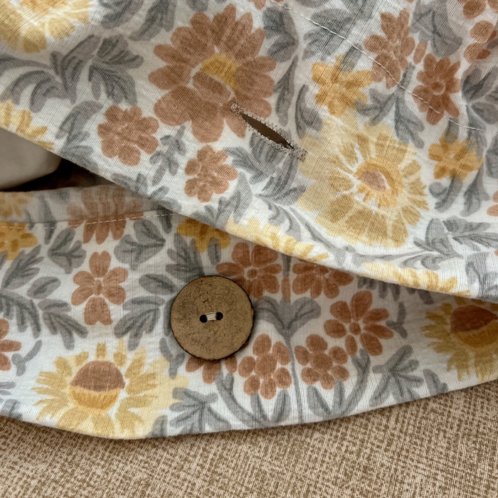 91家纺网 家纺一手货源 找家纺 仟网汇  2025新款亚麻纽扣款四件套 洛神