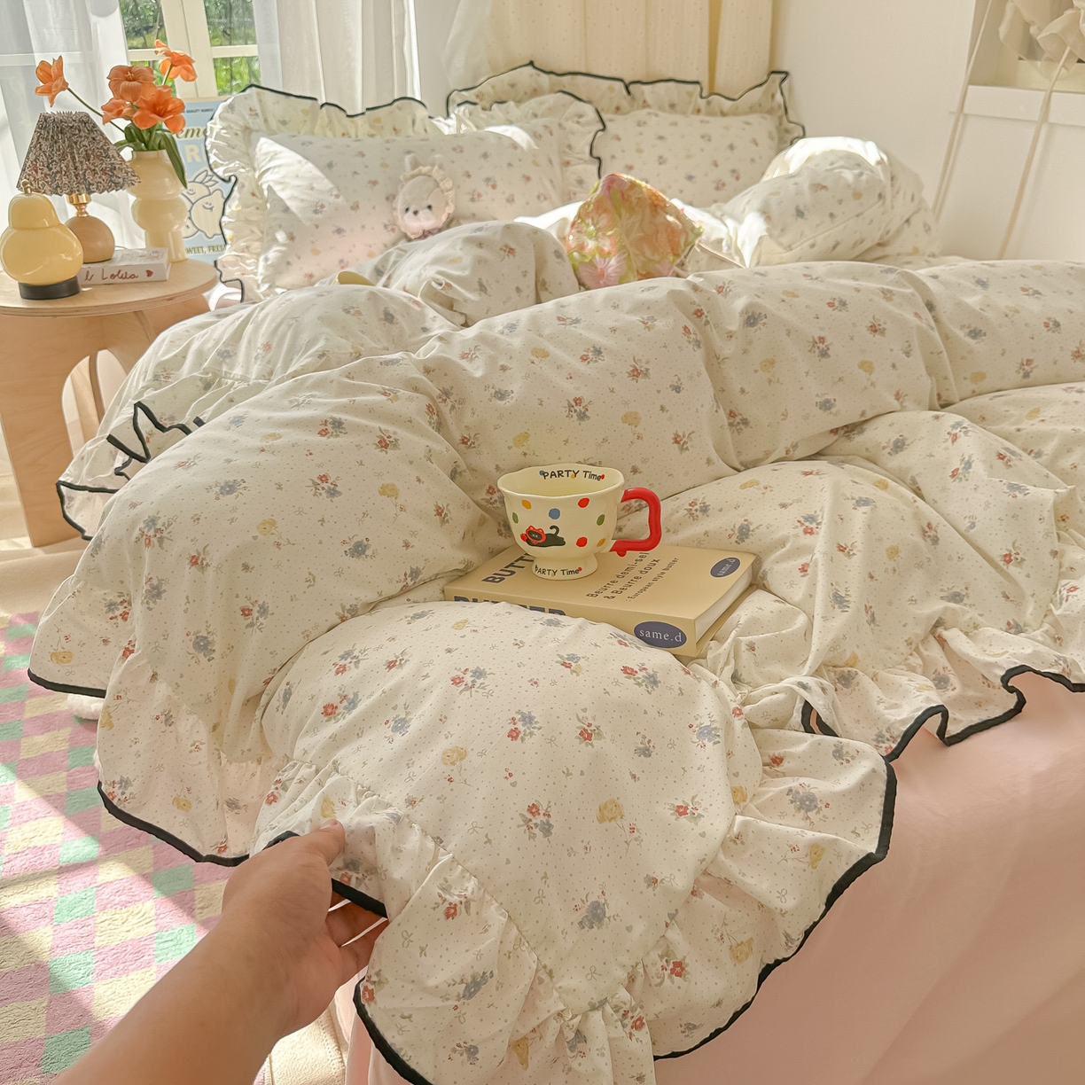 91家纺网 家纺一手货源 找家纺 韩巢家纺 2025新款水洗棉大花边被套四件套直播热销款学生宿舍被罩床单三件套（提供卖家秀） 繁花似梦【大花边款】