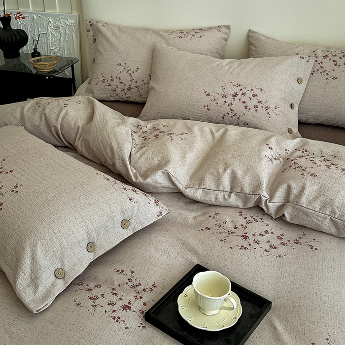 91家纺网 家纺一手货源 找家纺 仟网汇  2025新款亚麻纽扣款四件套 梅花洛