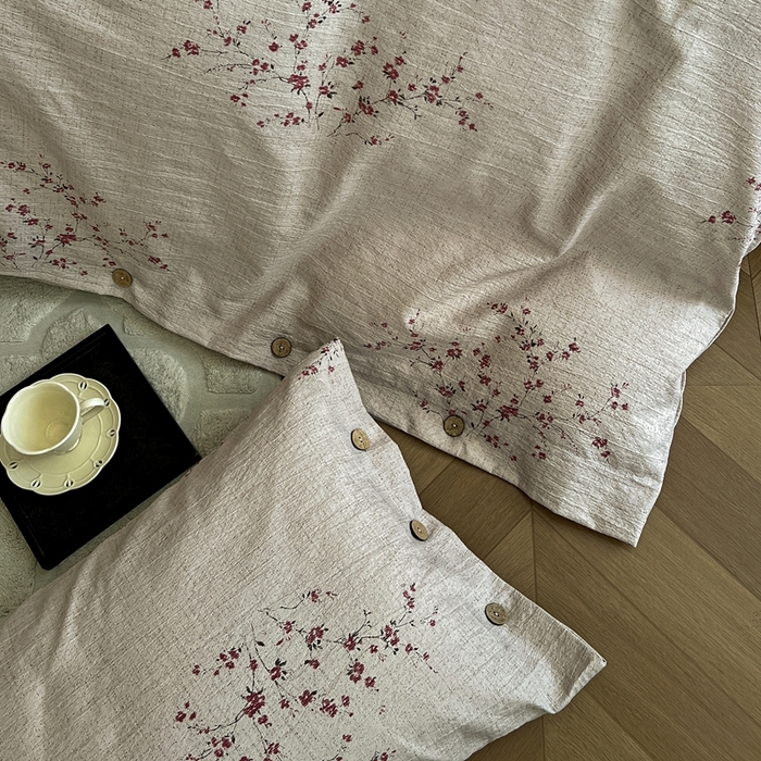 91家纺网 家纺一手货源 找家纺 仟网汇  2025新款亚麻纽扣款四件套 梅花洛