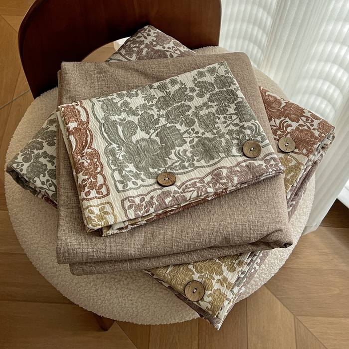 91家纺网 家纺一手货源 找家纺 仟网汇  2025新款亚麻纽扣款四件套 美好时光