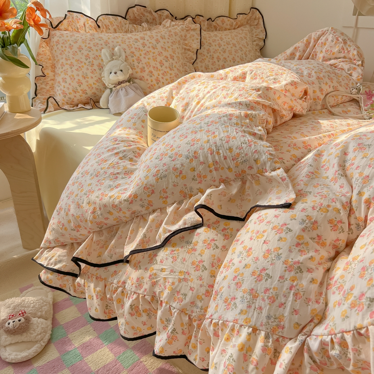 91家纺网 家纺一手货源 找家纺 韩巢家纺 2025新款水洗棉大花边被套四件套直播热销款学生宿舍被罩床单三件套（提供卖家秀） 久期诗朵-黄【大花边款】