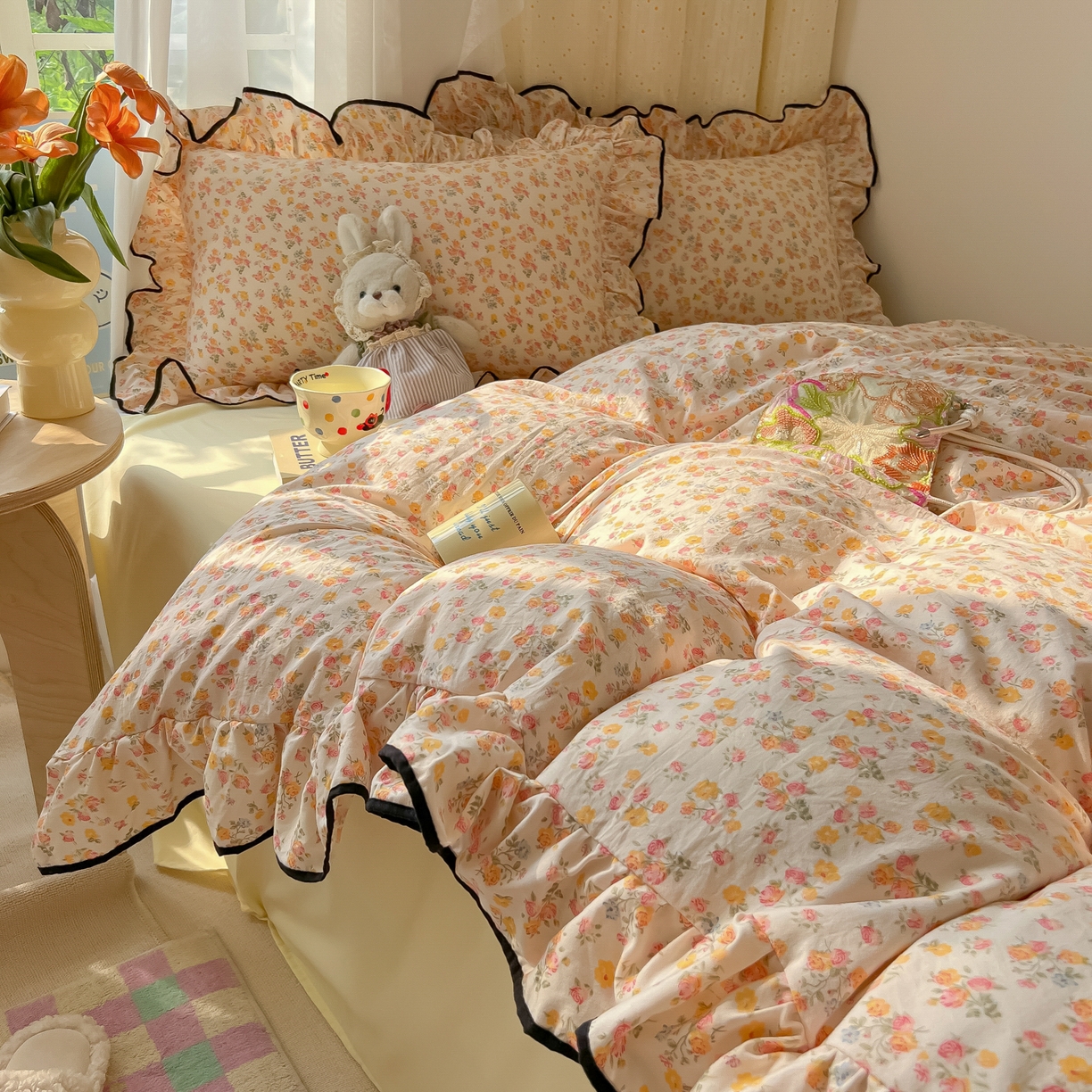 91家纺网 家纺一手货源 找家纺 韩巢家纺 2025新款水洗棉大花边被套四件套直播热销款学生宿舍被罩床单三件套（提供卖家秀） 久期诗朵-黄【大花边款】