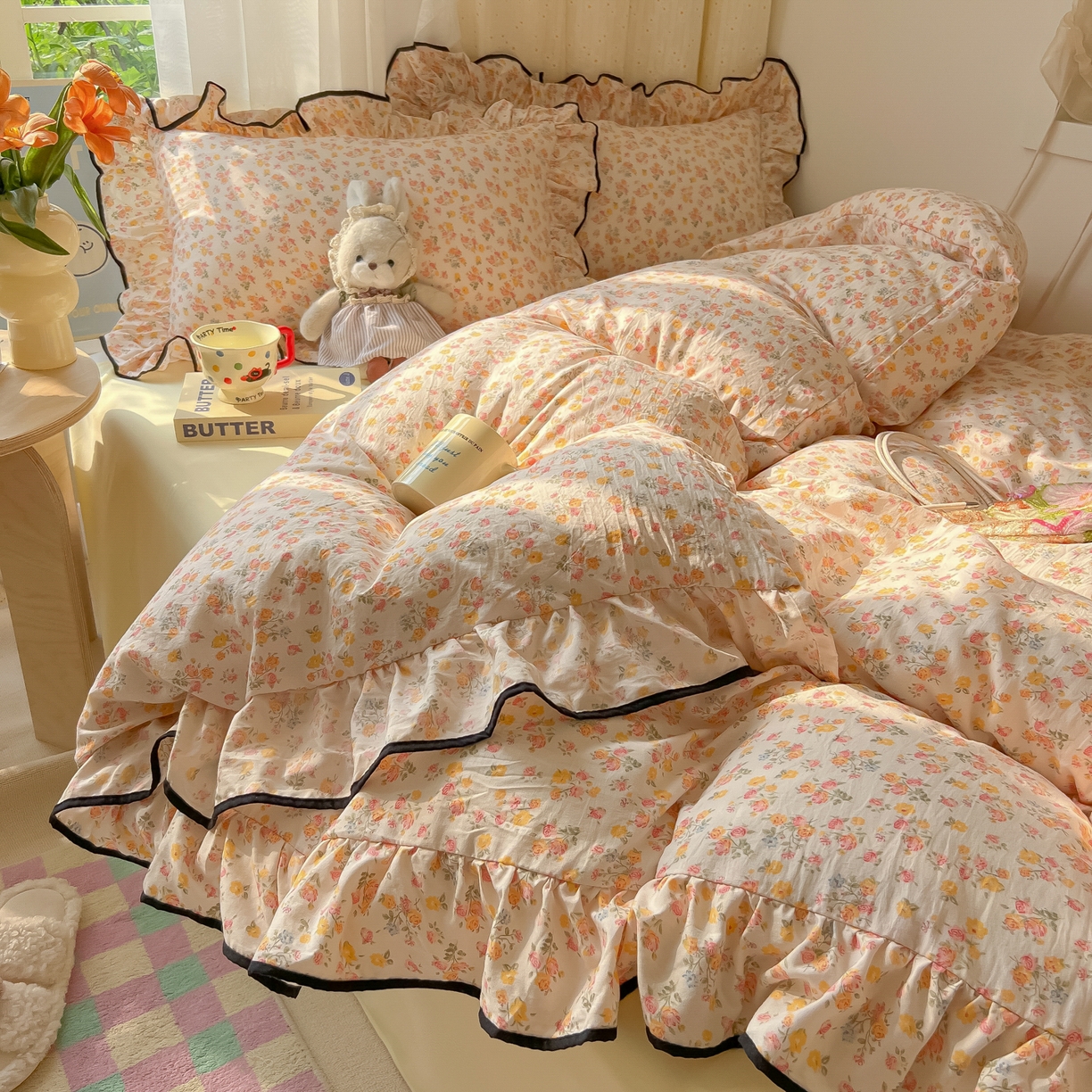 91家纺网 家纺一手货源 找家纺 韩巢家纺 2025新款水洗棉大花边被套四件套直播热销款学生宿舍被罩床单三件套（提供卖家秀） 久期诗朵-黄【大花边款】