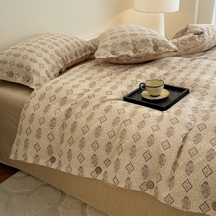 91家纺网 家纺一手货源 找家纺 仟网汇  2025新款亚麻纽扣款四件套 时光里