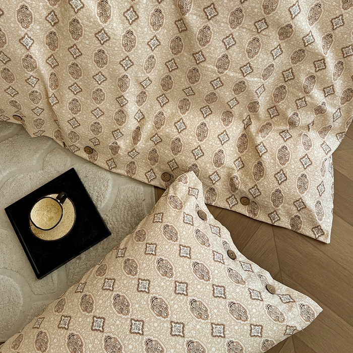 91家纺网 家纺一手货源 找家纺 仟网汇  2025新款亚麻纽扣款四件套 时光里