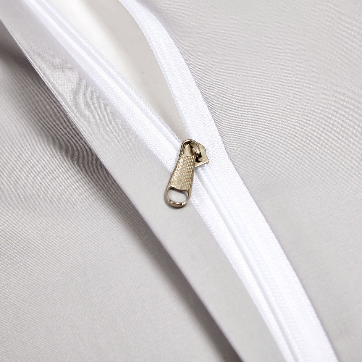 91家纺网 家纺一手货源 找家纺 U品汇 2025新款60S双股120支贡缎长绒棉提花纯棉全棉刺绣花四件套高端礼盒工艺款-夕颜 夕颜-高级灰