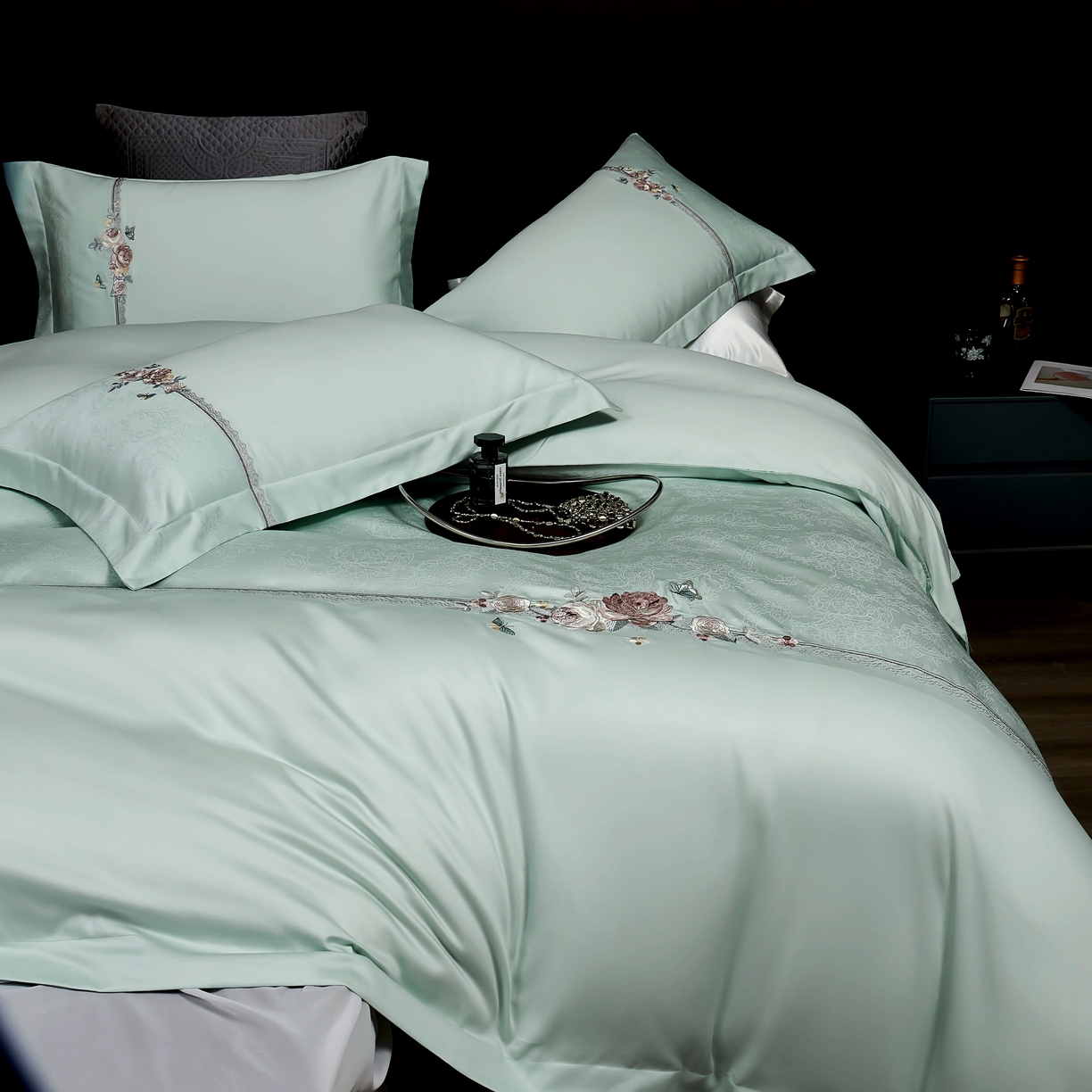 91家纺网 家纺一手货源 找家纺 U品汇 2025新款60S双股120支贡缎长绒棉提花纯棉全棉刺绣花四件套高端礼盒工艺款-夕颜 夕颜-浅石兰