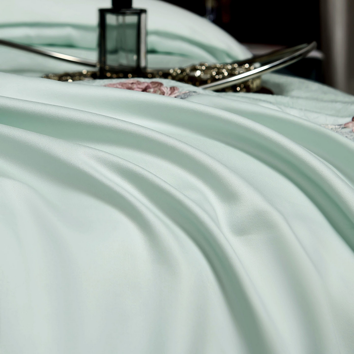 91家纺网 家纺一手货源 找家纺 U品汇 2025新款60S双股120支贡缎长绒棉提花纯棉全棉刺绣花四件套高端礼盒工艺款-夕颜 夕颜-浅石兰