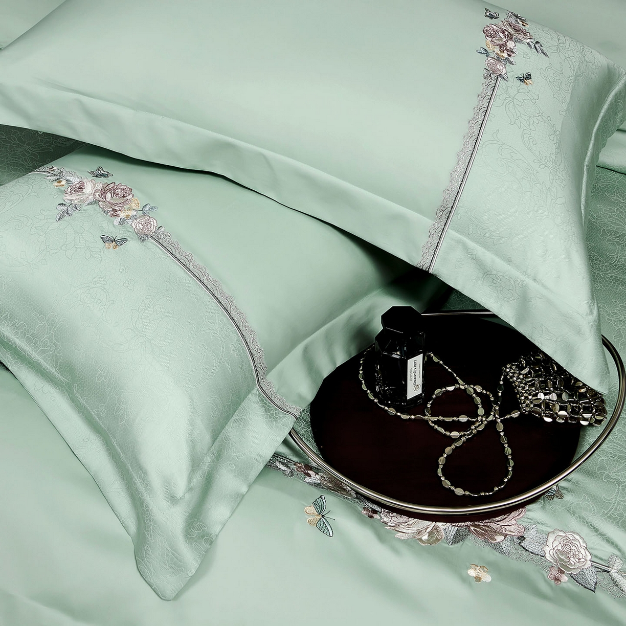 91家纺网 家纺一手货源 找家纺 U品汇 2025新款60S双股120支贡缎长绒棉提花纯棉全棉刺绣花四件套高端礼盒工艺款-夕颜 夕颜-松树绿