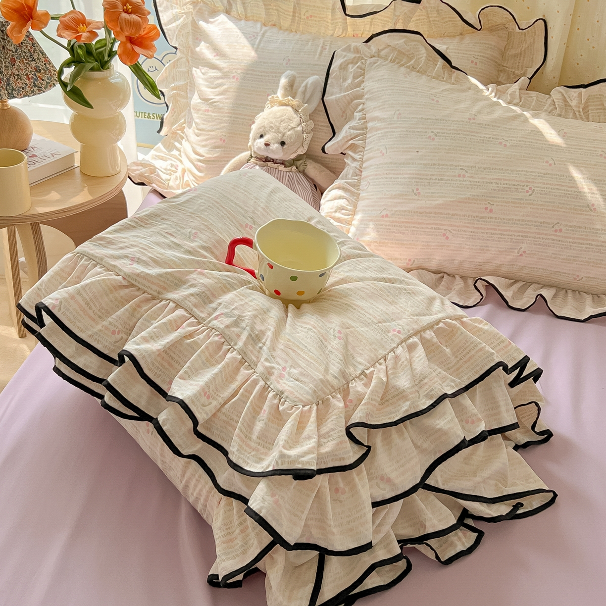 91家纺网 家纺一手货源 找家纺 韩巢家纺 2025新款水洗棉大花边被套四件套直播热销款学生宿舍被罩床单三件套（提供卖家秀） 甜樱恋曲【大花边款】