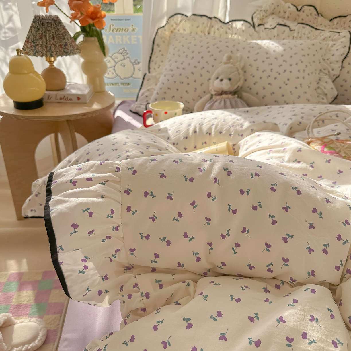 91家纺网 家纺一手货源 找家纺 韩巢家纺 2025新款水洗棉大花边被套四件套直播热销款学生宿舍被罩床单三件套（提供卖家秀） 小花野-紫【大花边款】