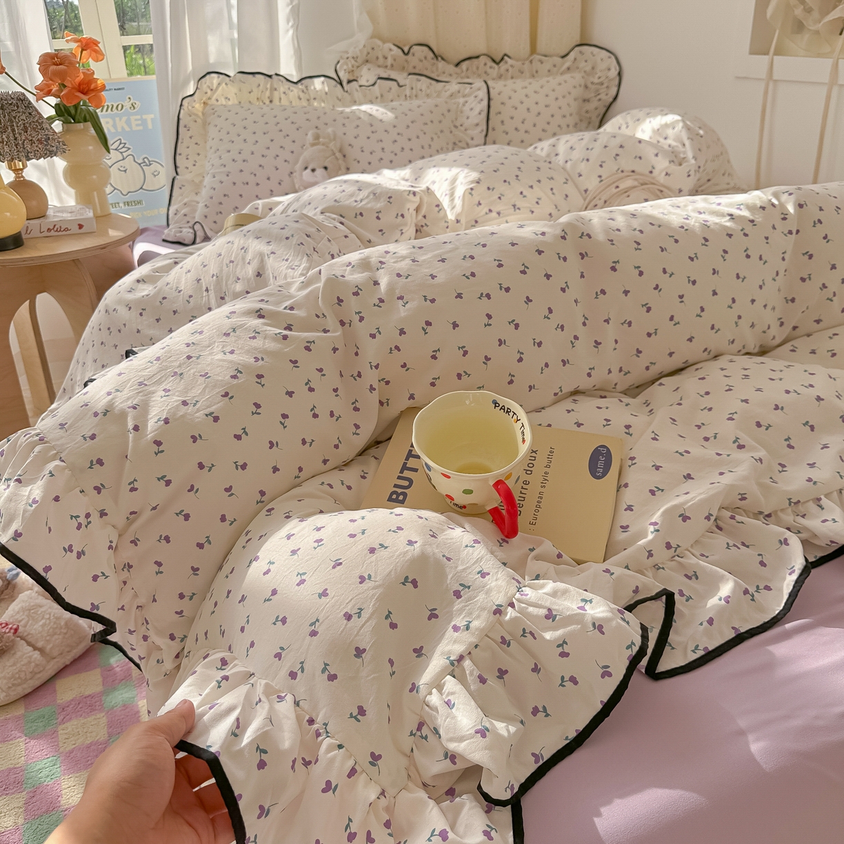 91家纺网 家纺一手货源 找家纺 韩巢家纺 2025新款水洗棉大花边被套四件套直播热销款学生宿舍被罩床单三件套（提供卖家秀） 小花野-紫【大花边款】