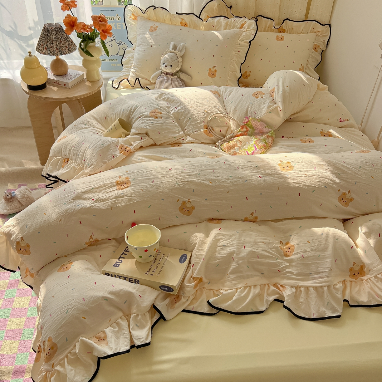91家纺网 家纺一手货源 找家纺 韩巢家纺 2025新款水洗棉大花边被套四件套直播热销款学生宿舍被罩床单三件套（提供卖家秀） 小熊冰淇淋【大花边款】