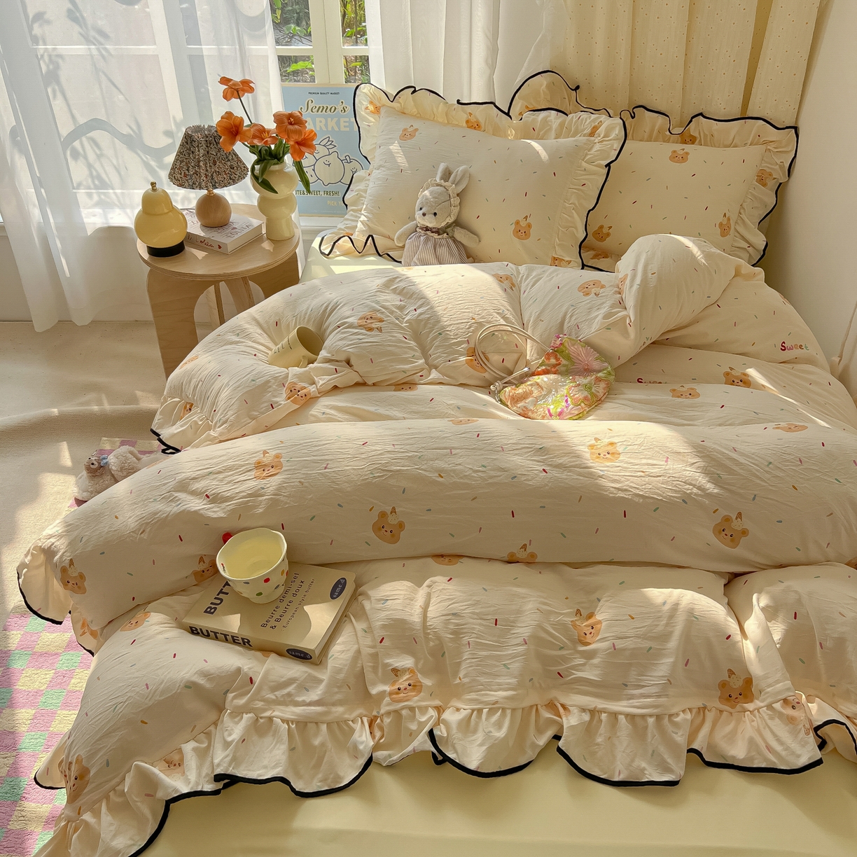 91家纺网 家纺一手货源 找家纺 韩巢家纺 2025新款水洗棉大花边被套四件套直播热销款学生宿舍被罩床单三件套（提供卖家秀） 小熊冰淇淋【大花边款】