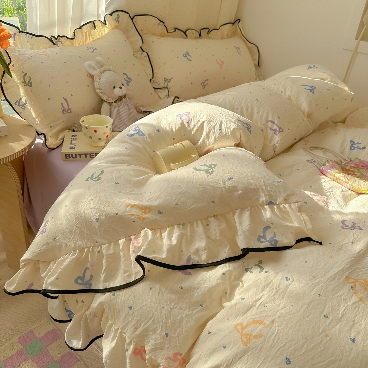 91家纺网 家纺一手货源 找家纺 韩巢家纺 2025新款水洗棉大花边被套四件套直播热销款学生宿舍被罩床单三件套（提供卖家秀） 星梦蝶结【大花边款】