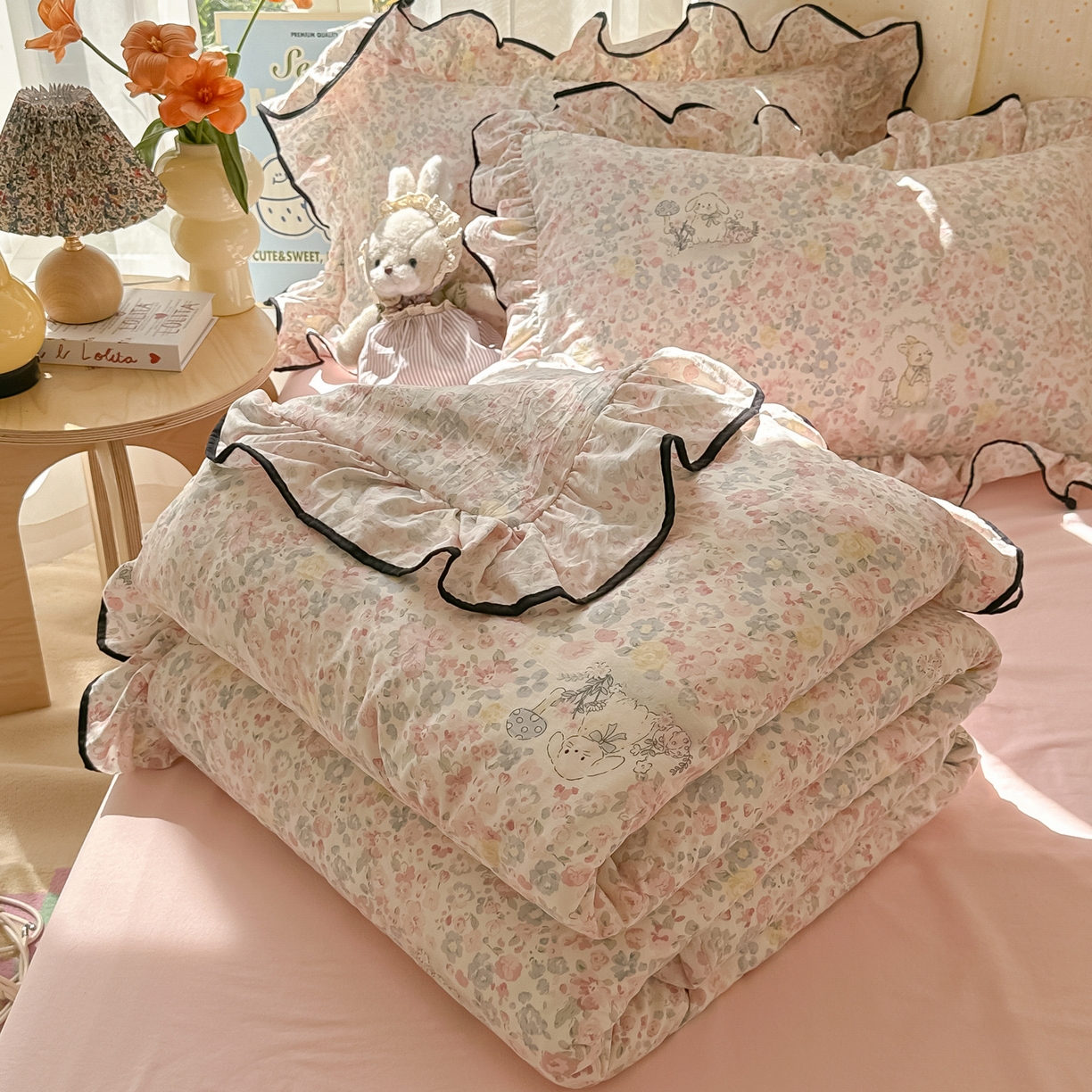 韩巢家纺 2025新款水洗棉大花边被套四件套直播热销款学生宿舍被罩床单三件套（提供卖家秀） 幸运可爱兔【大花边款】