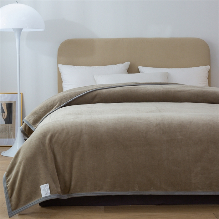 91家纺网 家纺一手货源 找家纺 （总）兰紫橙家纺 2025新款跨境纯色云貂绒360克包边毛毯毯子多功能盖毯