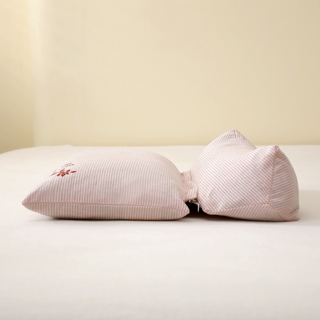 91家纺网 家纺一手货源 找家纺 怡薇格枕芯2025新款高山荞王三角组合可拆卸荞麦枕头枕芯 粉色