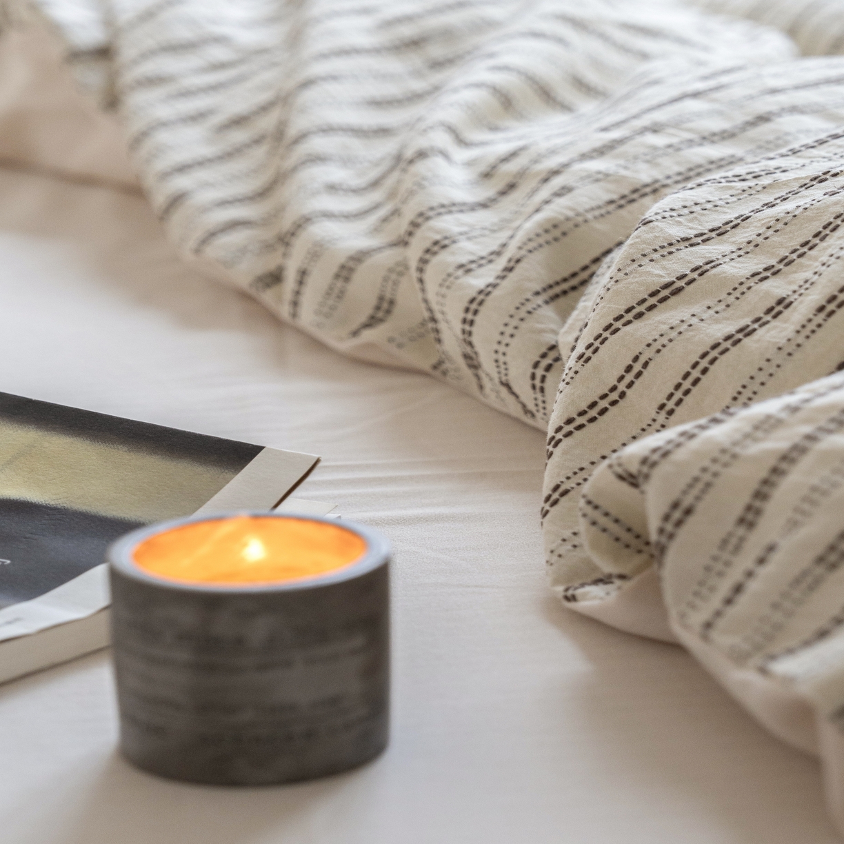 91家纺网 家纺一手货源 找家纺 （总）小春日和 2025新款纯棉水洗棉麻四件套穿绳特殊工艺被套高端民宿个性三件套纯色床单全棉床笠加大被套