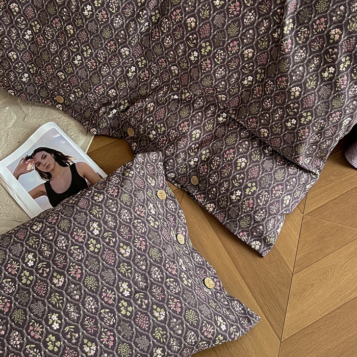 91家纺网 家纺一手货源 找家纺 仟网汇  2025新款亚麻纽扣款四件套 紫韵