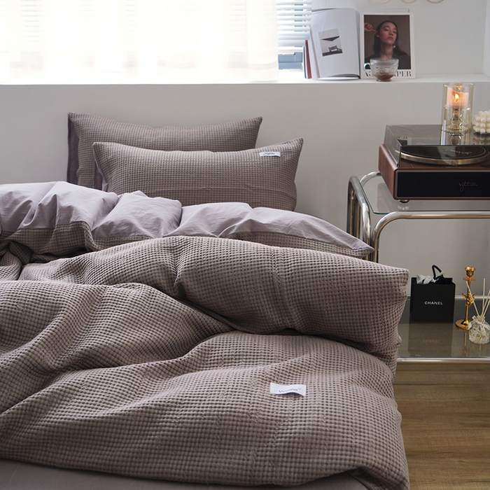 91家纺网 家纺一手货源 找家纺 贝尔 PELLHOME 小红书民宿全棉空气提花华夫格四件套纯棉水洗棉小众（可抖音代发） 松叶月灰