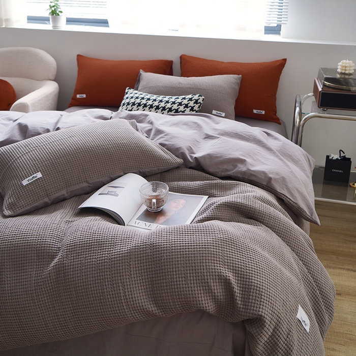 91家纺网 家纺一手货源 找家纺 贝尔 PELLHOME 小红书民宿全棉空气提花华夫格四件套纯棉水洗棉小众（可抖音代发） 松叶月灰