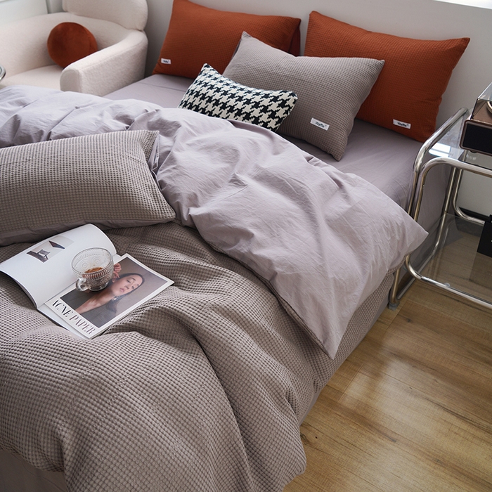 91家纺网 家纺一手货源 找家纺 贝尔 PELLHOME 小红书民宿全棉空气提花华夫格四件套纯棉水洗棉小众（可抖音代发） 松叶月灰