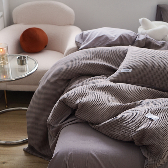 91家纺网 家纺一手货源 找家纺 贝尔 PELLHOME 小红书民宿全棉空气提花华夫格四件套纯棉水洗棉小众（可抖音代发） 松叶月灰