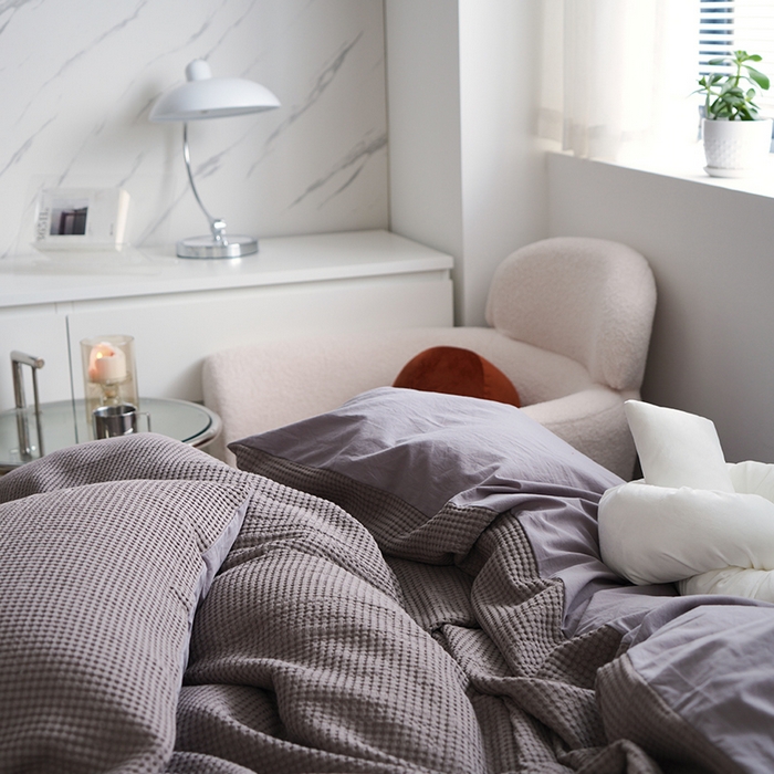 91家纺网 家纺一手货源 找家纺 贝尔 PELLHOME 小红书民宿全棉空气提花华夫格四件套纯棉水洗棉小众（可抖音代发） 松叶月灰