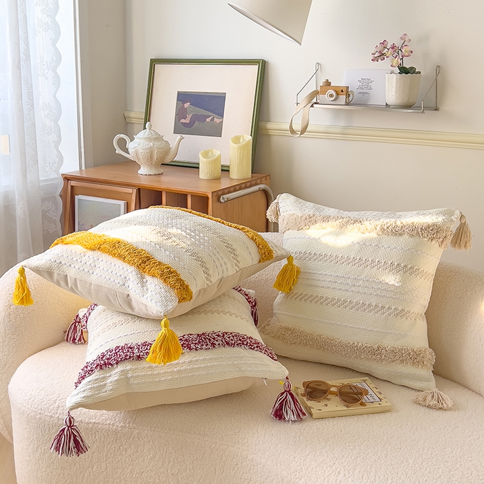 91家纺网 家纺一手货源 找家纺 （总）诺可 2025新款跨境轻奢重工艺款编织布流苏款抱枕