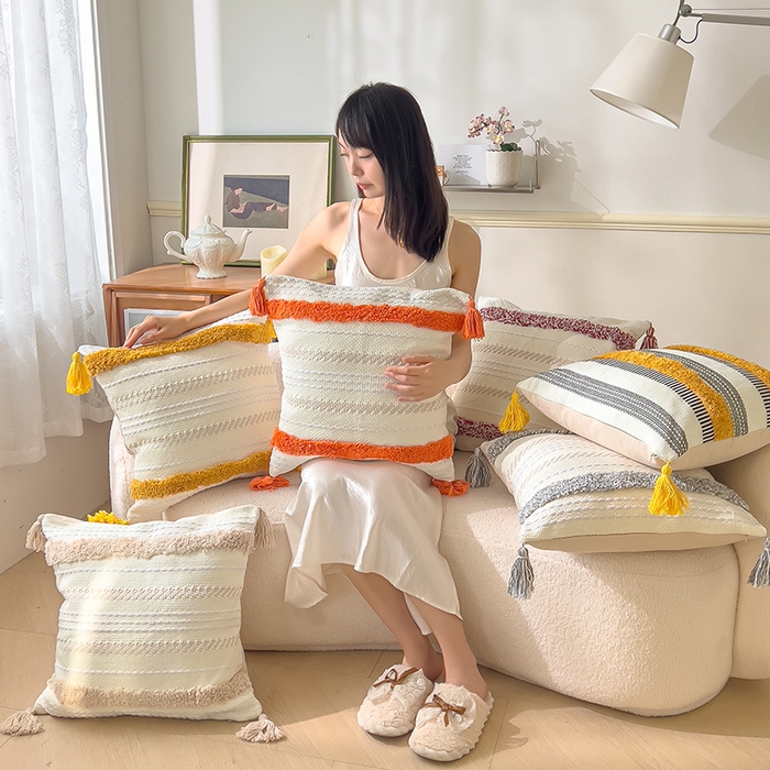 91家纺网 家纺一手货源 找家纺 （总）诺可 2025新款跨境轻奢重工艺款编织布流苏款抱枕