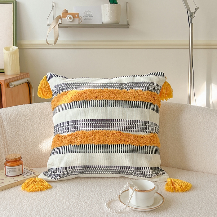 91家纺网 家纺一手货源 找家纺 诺可 2025新款跨境轻奢重工艺款编织布流苏款抱枕 编织流苏-黄黑