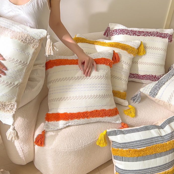 91家纺网 家纺一手货源 找家纺 诺可 2025新款跨境轻奢重工艺款编织布流苏款抱枕 组合图仅供展示不可下单