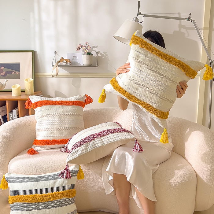 91家纺网 家纺一手货源 找家纺 诺可 2025新款跨境轻奢重工艺款编织布流苏款抱枕 组合图仅供展示不可下单