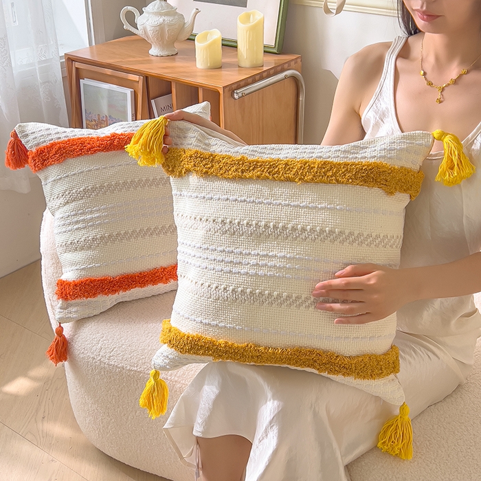 91家纺网 家纺一手货源 找家纺 诺可 2025新款跨境轻奢重工艺款编织布流苏款抱枕 组合图仅供展示不可下单