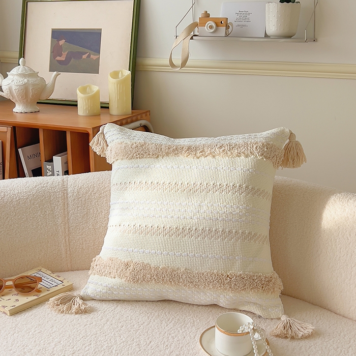91家纺网 家纺一手货源 找家纺 诺可 2025新款跨境轻奢重工艺款编织布流苏款抱枕 编织流苏-白
