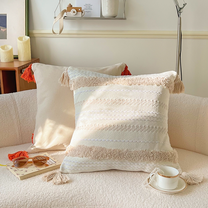 91家纺网 家纺一手货源 找家纺 诺可 2025新款跨境轻奢重工艺款编织布流苏款抱枕 编织流苏-白