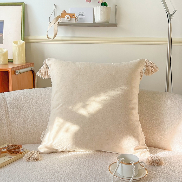 91家纺网 家纺一手货源 找家纺 诺可 2025新款跨境轻奢重工艺款编织布流苏款抱枕 编织流苏-白