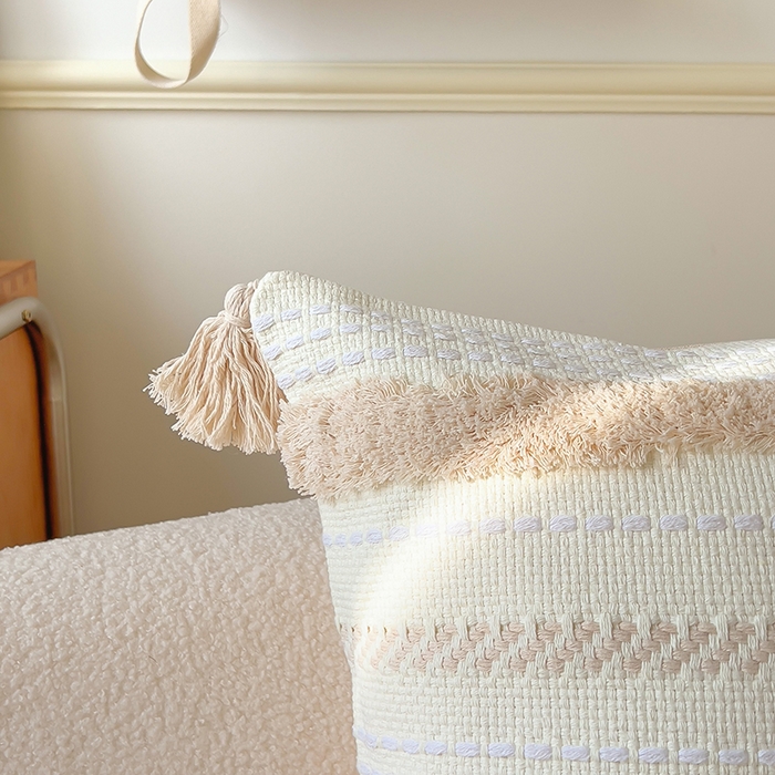 91家纺网 家纺一手货源 找家纺 诺可 2025新款跨境轻奢重工艺款编织布流苏款抱枕 编织流苏-白