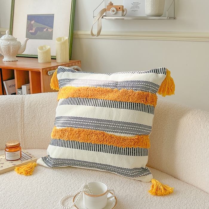 91家纺网 家纺一手货源 找家纺 诺可 2025新款跨境轻奢重工艺款编织布流苏款抱枕 编织流苏-黄黑